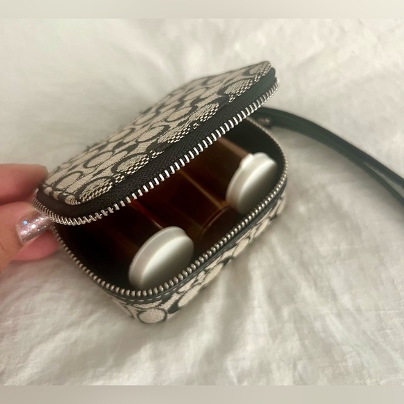 👑✅PRICE FIRM✅ Coach  Black and Gray Monogram Mini Pill Box Case. - Picture 5 of 14